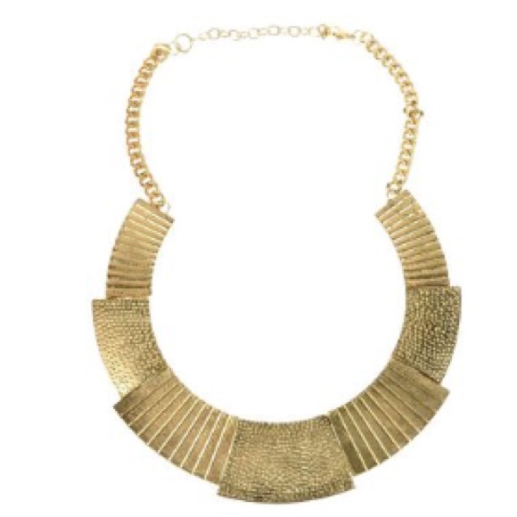NWT Gold Statement Necklace Choker - Picture 2 of 2